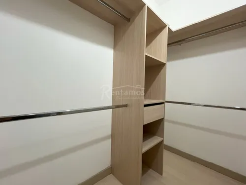Casa En Arriendo En Loma Del Atravesado. Cod A776020