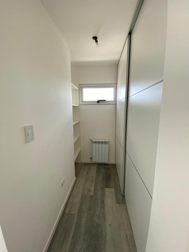Imagen 11 de 17 de Venta Semipiso 2 Dorm C/ Cochera 15 E/45 Y 46. La Plata