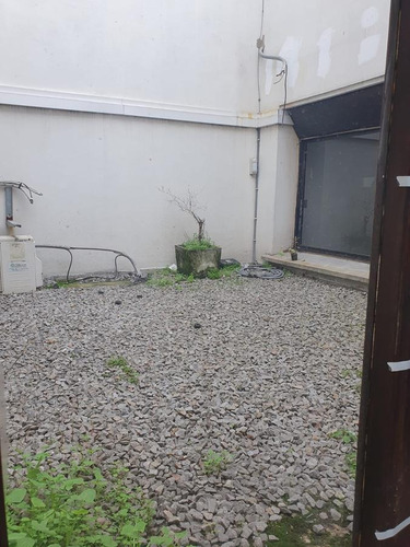Imagen 19 de 30 de Edificio Entero En Piedras Esq Misiones