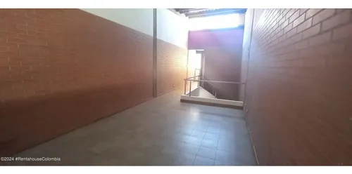 Comercial En San Cristobal Norte Rah Co: 25-525