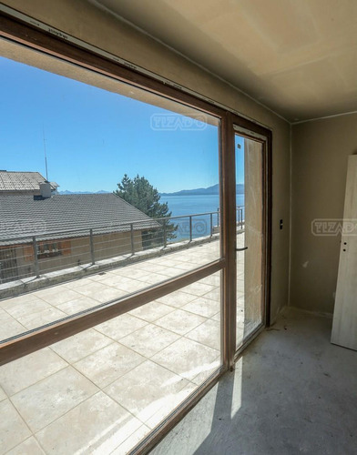 Departamento En Venta Ubicado En Centro De Bariloche, Bariloche