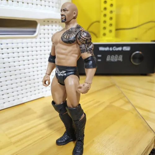 Mattel Wwe The Rock Dwayne Johnson Basic Series | MercadoLivre