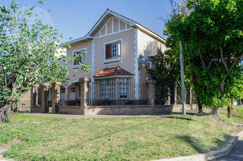 Casa En Venta - Lomas De Zamora, Caseros Al 1700
