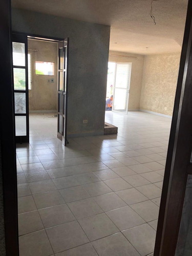 Imagen 3 de 30 de ¡¡venta!! Casa En Excelente Ubicación, Ideal Para Remodelar,