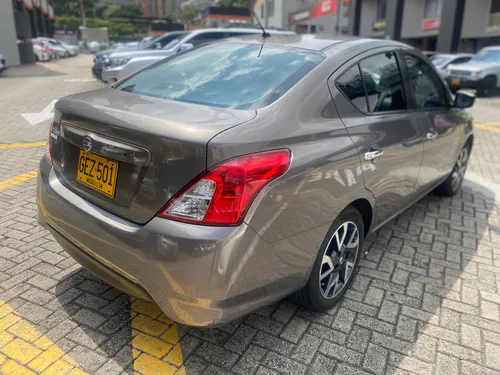 Nissan Versa 1.6 Advance mecanico