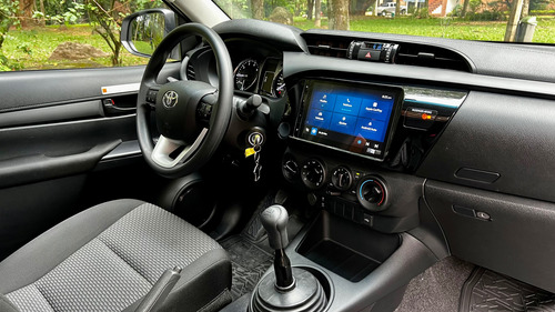Toyota Hilux 2.4 HILUX 2.4 DIESEL ESTACAS 4x4 FULL EQUIPO