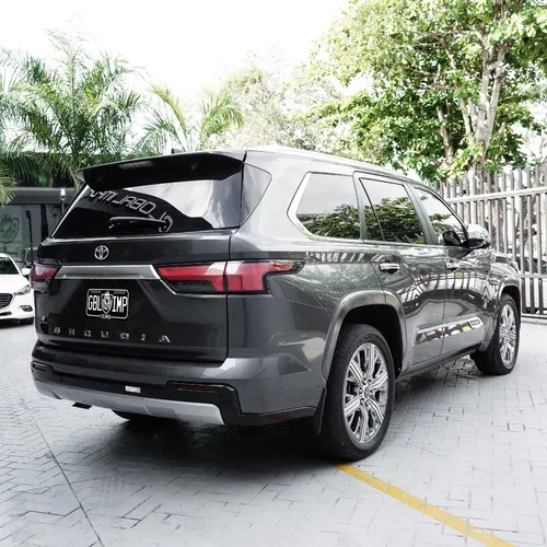 Toyota Sequoia Capstone