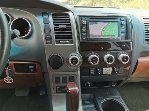 Imagen 11 de 15 de Toyota Sequoia 2017 Platinum