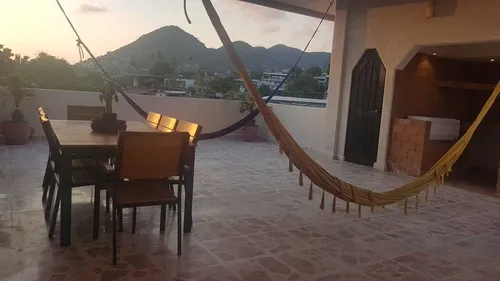 Hermosa, Grande Y Fresca Casa A Siete Minutos De La Playa