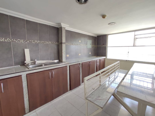 Imagen 5 de 13 de Local Comercial En Av. Principal De Coropo 04265330810