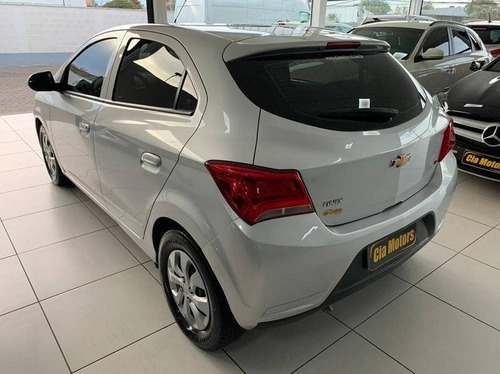 Imagem 2 de 6 de Chevrolet Onix 1.0 Mpfi Lt 8v Flex 4p Manual