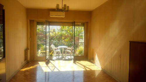 Dueño Vende. Dpto. 4 Ambientes C/dep. Cochera   Baulera. Villa Crespo. Semi Piso. Muy Luminoso. Sol. Al Frente. Amplio Balcón.  Entrada Principal Y De Servicio. Doble Circulación. Excelente Estado.