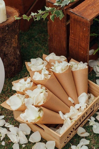 Conos Decorativos 5 Unidades Para Bodas 15 Años