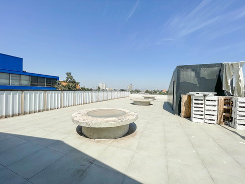 Edificio Industrial Con Bodegas Oficinas Y Terraza