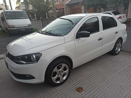 Volkswagen Voyage 1.6 101cv 2014 Nafta/gnc Impecable