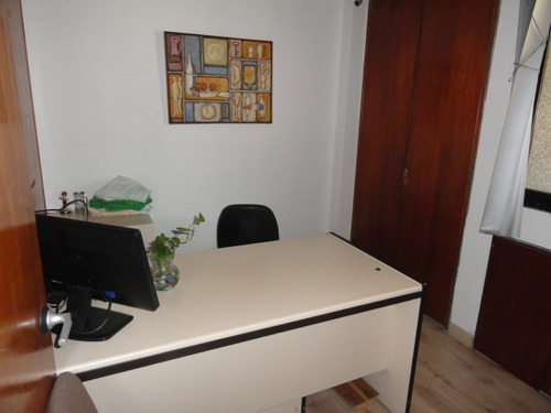 Imagen 9 de 10 de Se Alquila Oficina 170m2 Santa Eduvigis 0483