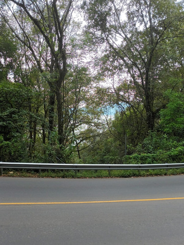 Terreno Rustico A Pie De  Carretera Cerca De  Cruz De Misión