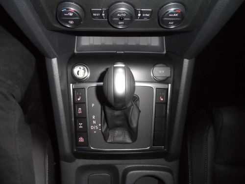 Imagen 12 de 25 de Volkswagen Amarok 2022 2.0 Cd Tdi 180cv 4x4 Highline At (gl)