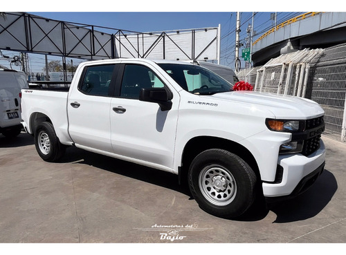 Chevrolet Silverado wt doble cabina 4.3