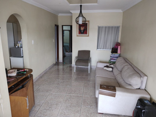 Casa Reformada Com Garagem E Quitinete Incluso Super Ventilada Com Salão Amplo