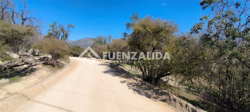 Parcela De 5.252 Mt2 Con Cabaña Urbanizada De 61mt2