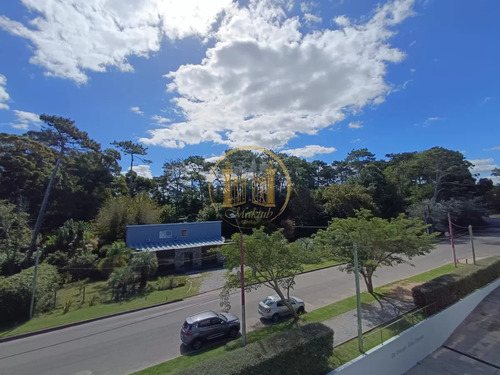 Vendo Apartamento, 1 Dormitorio Y Medio, Edificio De Lujo Con Amenities, Punta Del Este, Maldonado