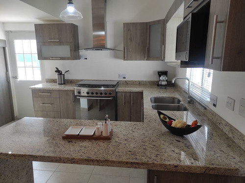 Casa En Venta Nueva En Aurea En Circ. Courvosier En Torreón, Coahuila.