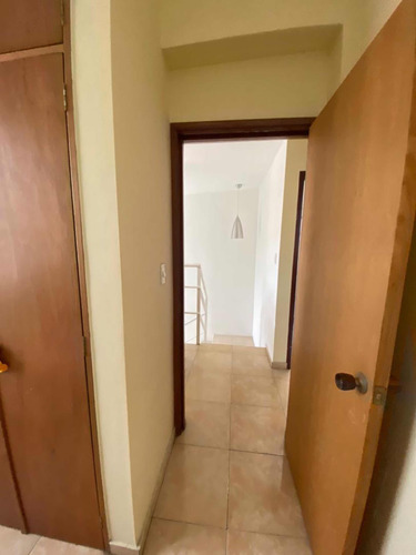 Hermosa Casa Bifamiliar Urb Teques Iii La Santa María