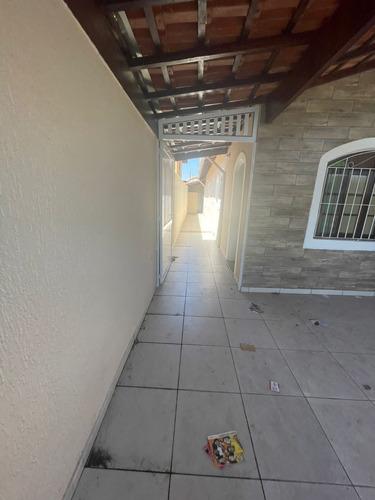 Imagem 3 de 17 de M - Casa Geminada Reformada Na Guilhermina, Oportunidade! 2 Dorm C/ Suíte, Churrasqueira E Vagas Cobertas.
