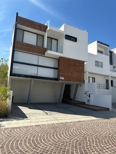 Imagen 3 de 30 de Espectacular Casa En Venta Con Roof Garden En Juriquilla