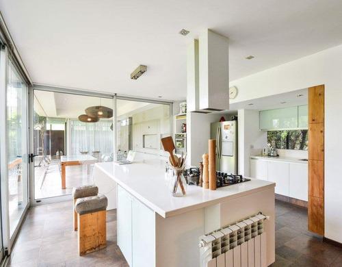 Imagen 1 de 24 de La Rufina - Casa Estilo Contemporáneo