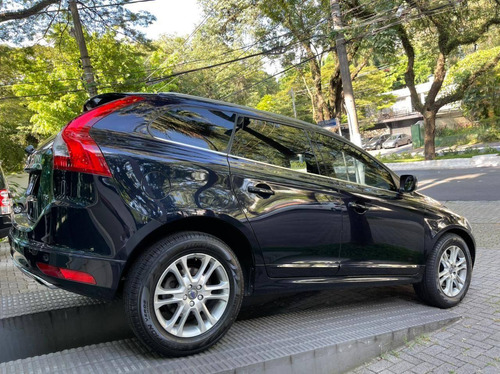 Volvo Xc60 2.0 T5 Momentum Gasolina 4p Automático