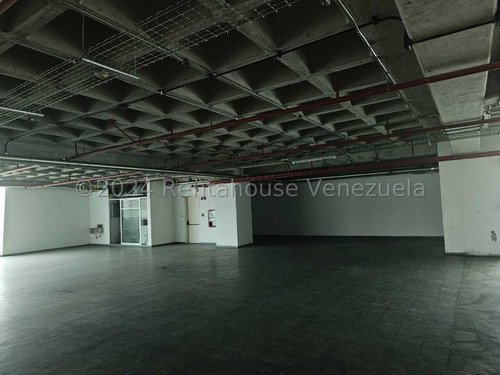 Excelente Y Amplia Oficina En Obra Blanca En Alquiler La Urbina Caracas 23-19462 Edf