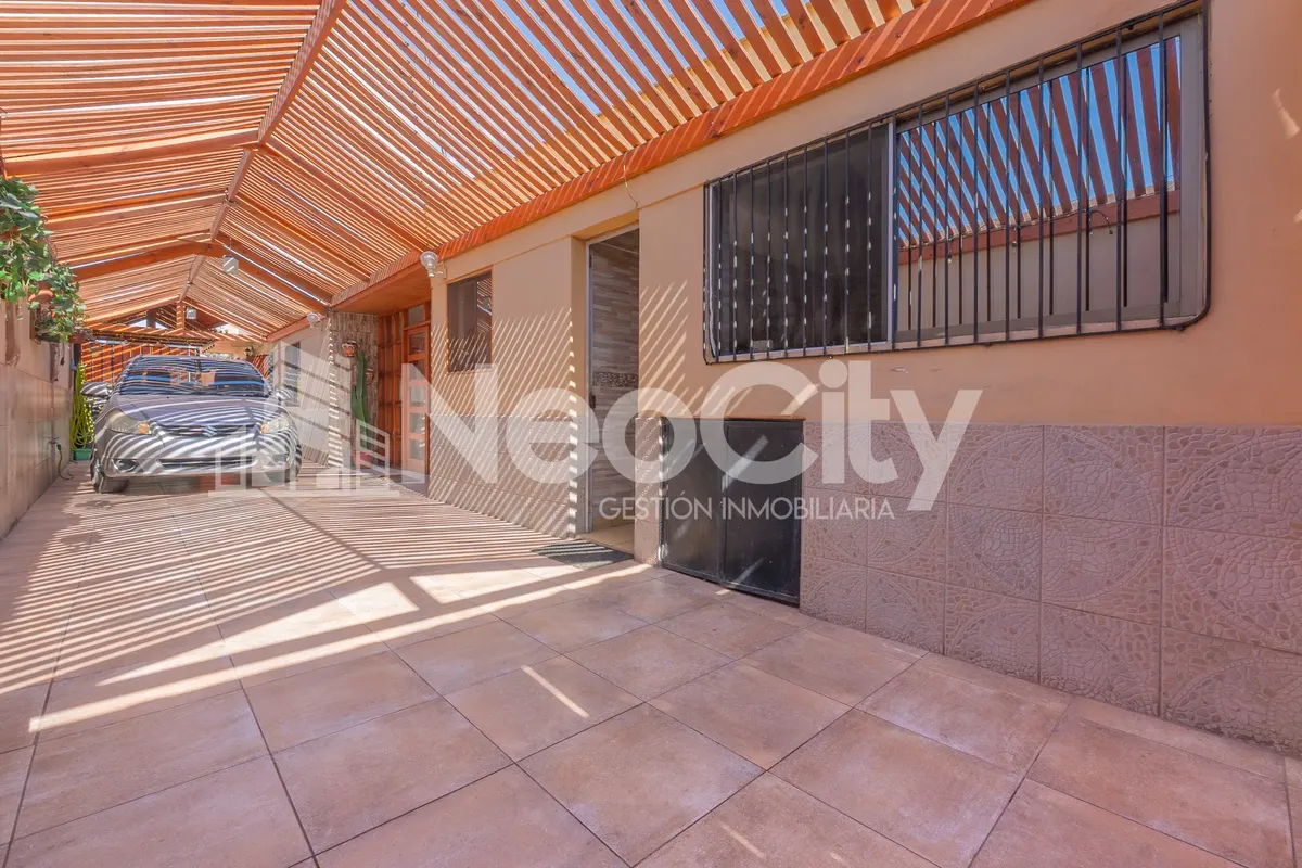Imagen 1 de 29 de Amplia Casa En Venta En Pasaje Pedro Morán