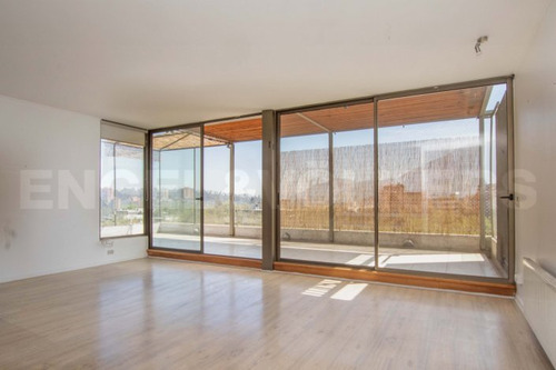 Penthouse Con Oficina En Sector Independiente