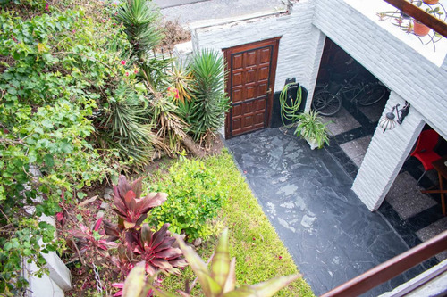 Ph En Venta 7 Ambientes En Monte Castro