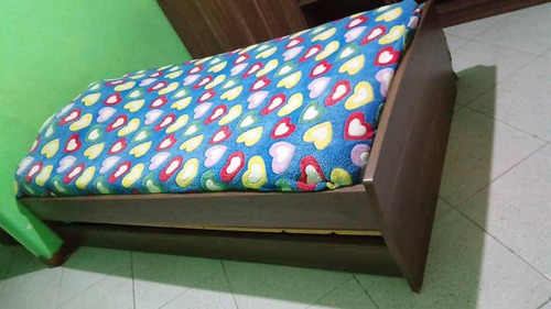 Cama Individual Duplex Con Detalle Por Arreglar