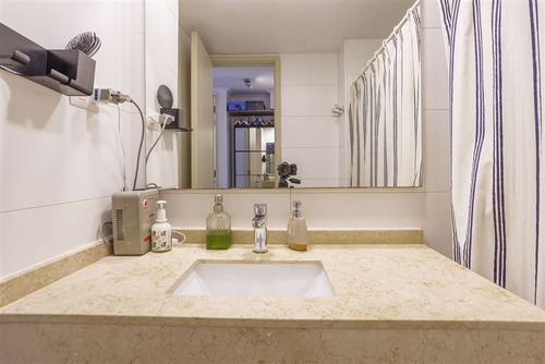 Departamento En Venta De 2 Dorm. En San Carlos De Apoquindo