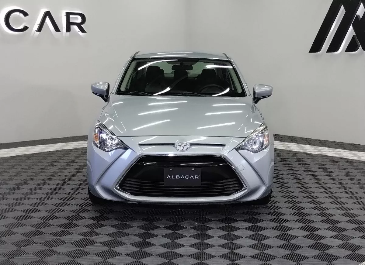 Toyota Yaris 1.5 R Le Mt