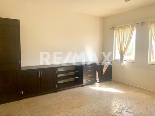 Casa En Venta En El Campanario