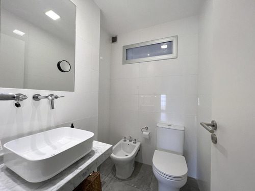 Imagen 19 de 30 de Departamento De 3 Dormitorios Con Vista Al Río En Barrio Martín