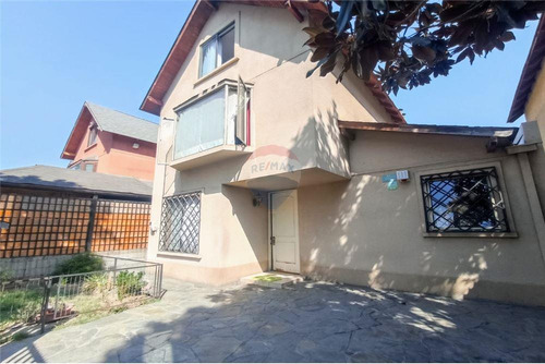 Casa En Venta 3 Pisos - 3d, 3b, 2e, Peñalolen