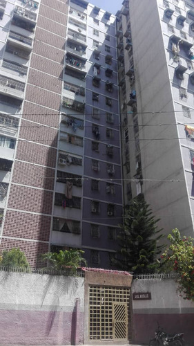  Bello  Apartamento  Ubicado En La Urb. Araguaney