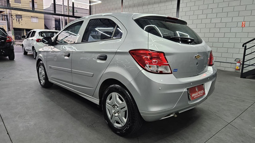 Chevrolet Onix ONIX HATCH Joy 1.0 8V Flex 5p Mec.