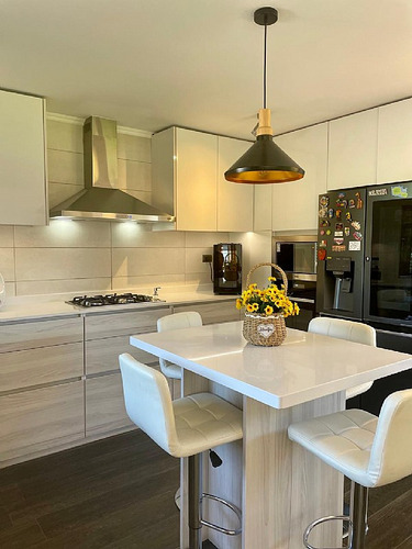Parcela Con Moderna Casa Los Riscos Pucón
