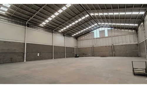 2.300m2 Bodega Arriendo En Copacabana