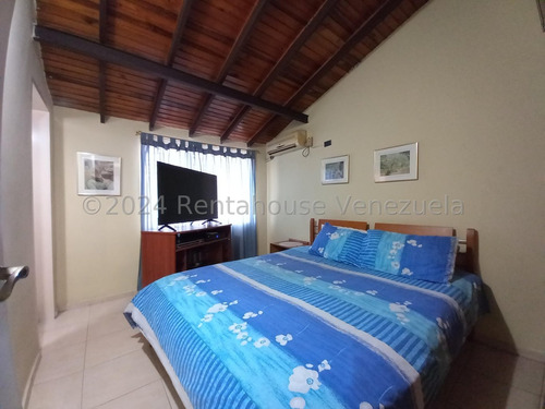 Hermoso Townhouse En Venta Ubicado En La Morita I Db 22-27402