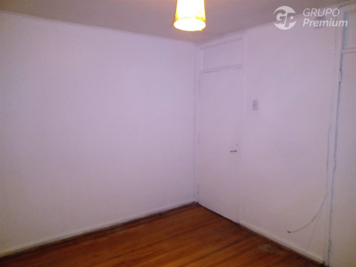 Casa En Venta Aislada De 4 Dorm. En Macul