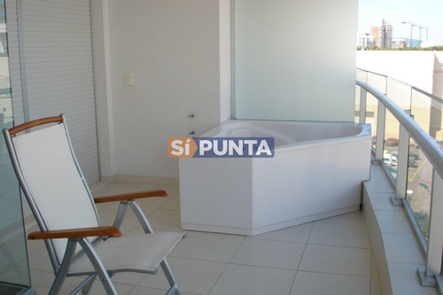 Imagen 3 de 24 de Playa Mansa, 2 Dormitorios Con Todos Los Servicios