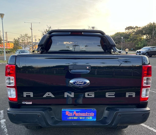 Imagem 4 de 8 de Ford